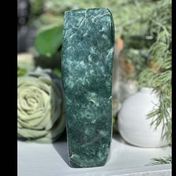 Freeform Jade Sculpture Green Charka Home Decor Accent Piece Over 8 Inches Tall - Picture 15 of 16